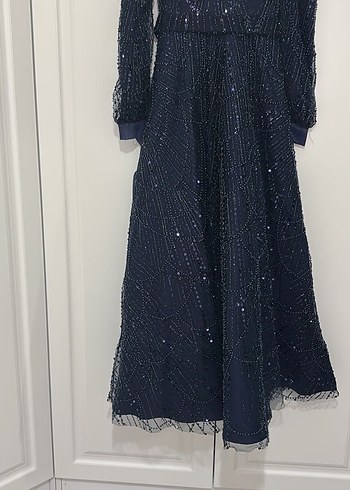 Uzun Kollu Boncuk İşlemeli Lacivert Abiye Elbise - Görsel 2