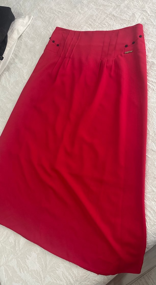 Düğmeli Kırmızı Midi Saten Etek - Görsel 3