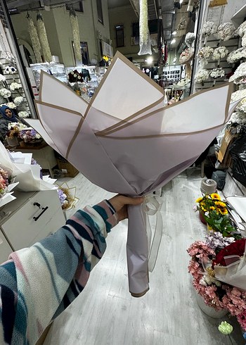 Beyaz ve krem renkli dekoratif yapay çiçek buketi - Görsel 2