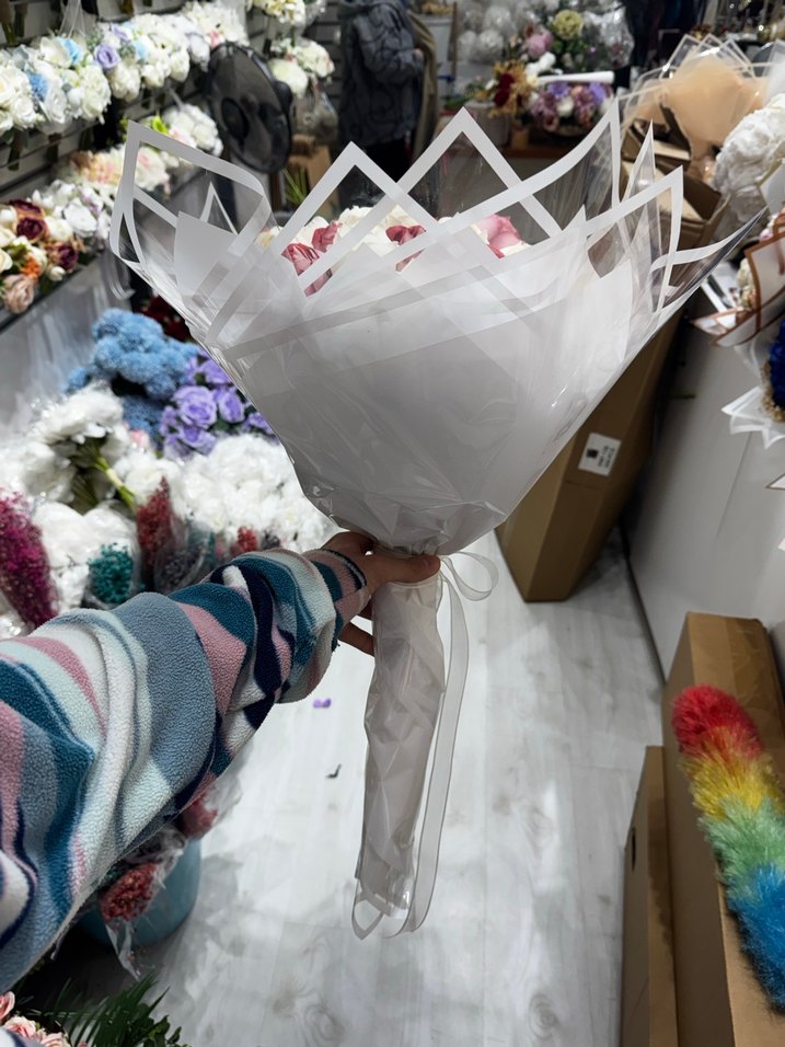 Beyaz ve pembe yapay gül buketi - Görsel 2