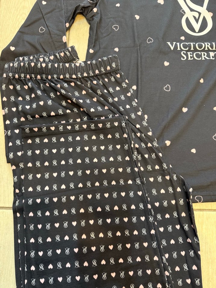 Victoria's Secret Siyah Kalp Desenli Kadın Pijama Takımı - Görsel 2