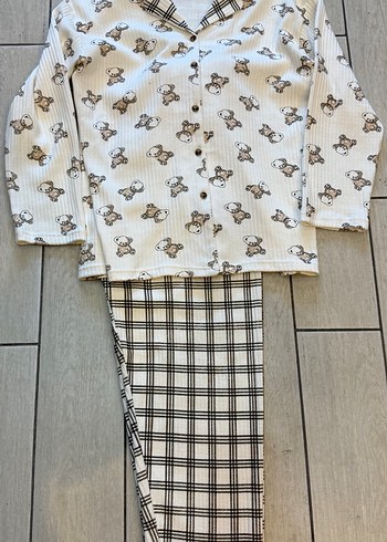 Kadın Ekoseli ve Ayıcık Desenli Rahat Pijama Takımı - Görsel 5