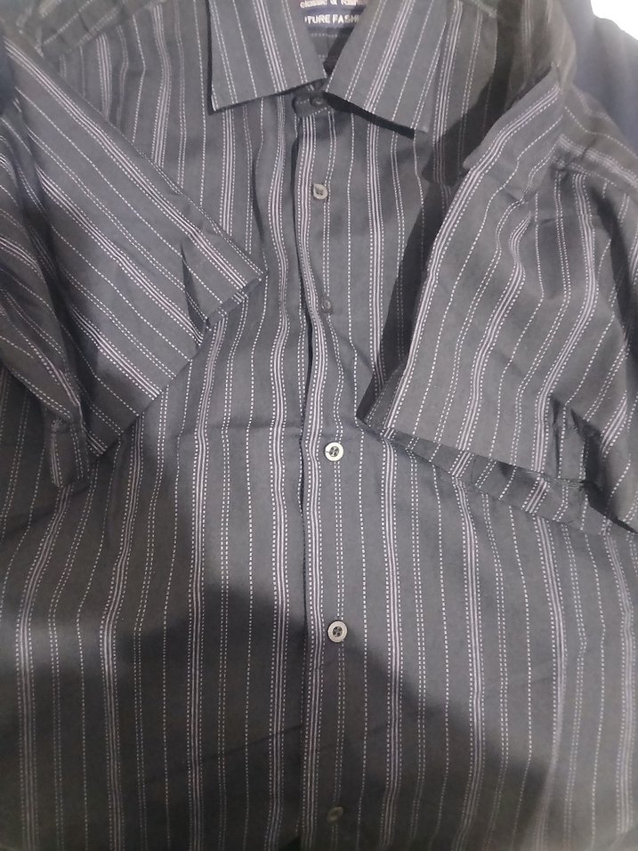 Siyah Düğmeli Kısa Kollu Erkek Gömlek - Görsel 3