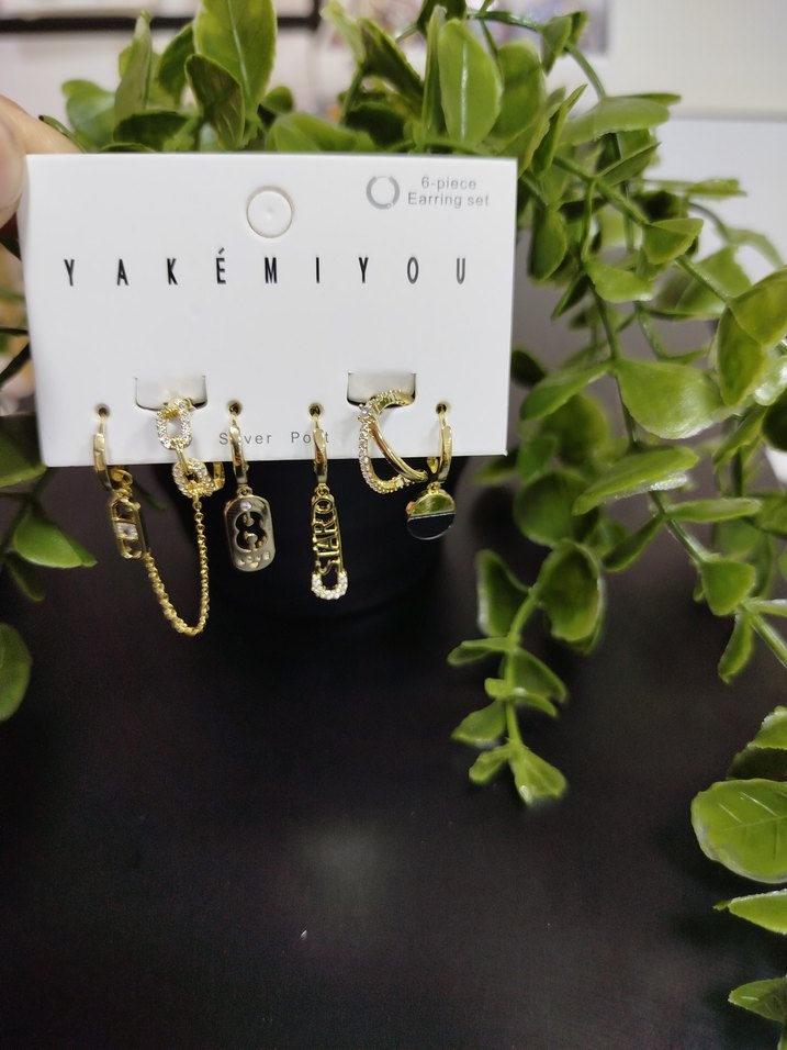 Zincir Detaylı Mini Altın Küpe Seti - Görsel 2