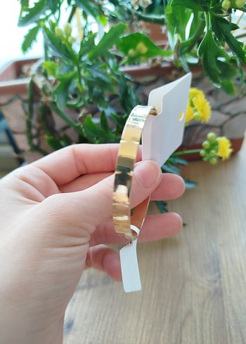 çelik Altın Renk Minimalist Kadın Bileklik - Görsel 3