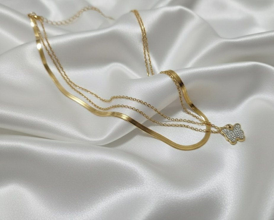 Altın Renkli Kelebek Detaylı Mini Zincir Kolye - Görsel 2