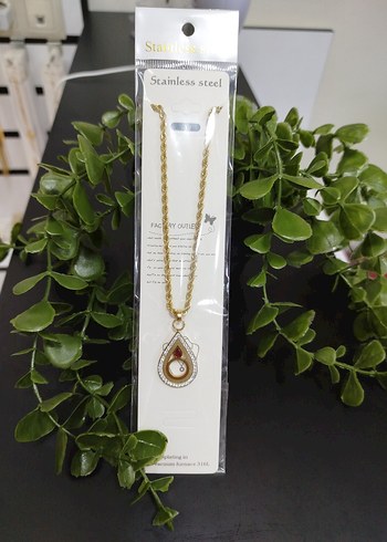 Altın Rengi Zincir Detaylı Minimalist Kolye - Görsel 2