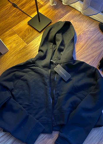 Crop kapüşonlu etiketli ceket - Görsel 2