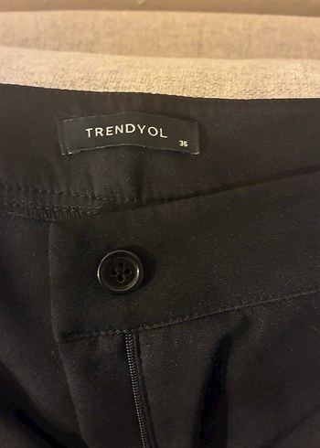 Siyah Kadın Kumaş Pantolon Bol ve kısa paça - Görsel 2