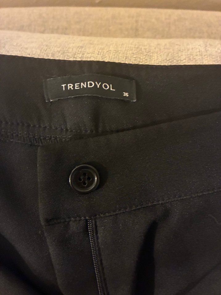 Siyah Kadın Kumaş Pantolon Bol ve kısa paça - Görsel 2