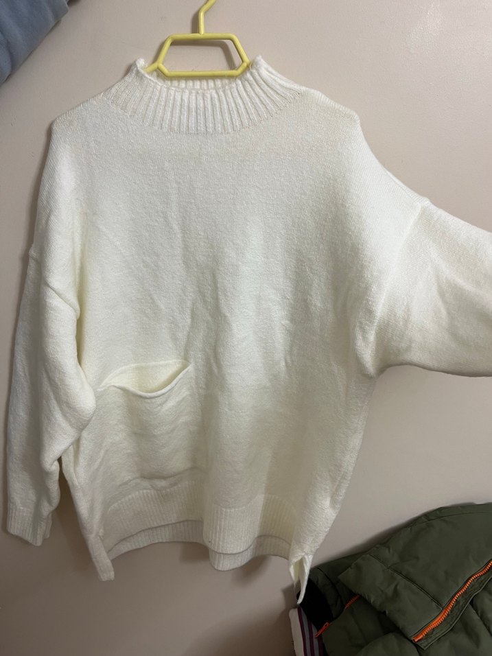 Beyaz Örgü Yüksek Yaka Kadın Kazak - Görsel 2