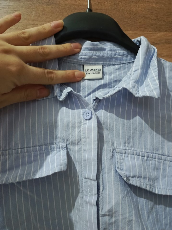 Düğmeli, uzun kollu kısa gömlek - Görsel 3