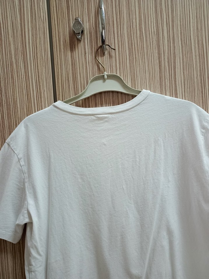 Beyaz Baskılı Kadın Tişörtü - Görsel 3