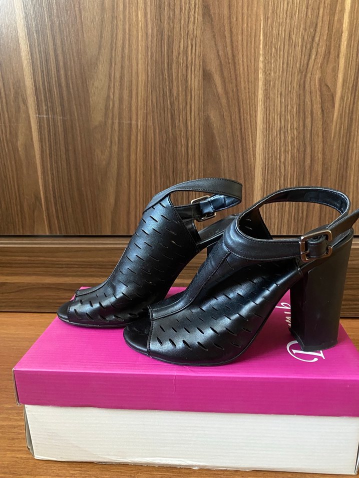 Tokalı Siyah Yüksek Topuklu Kadın Abiye Ayakkabı - Görsel 2