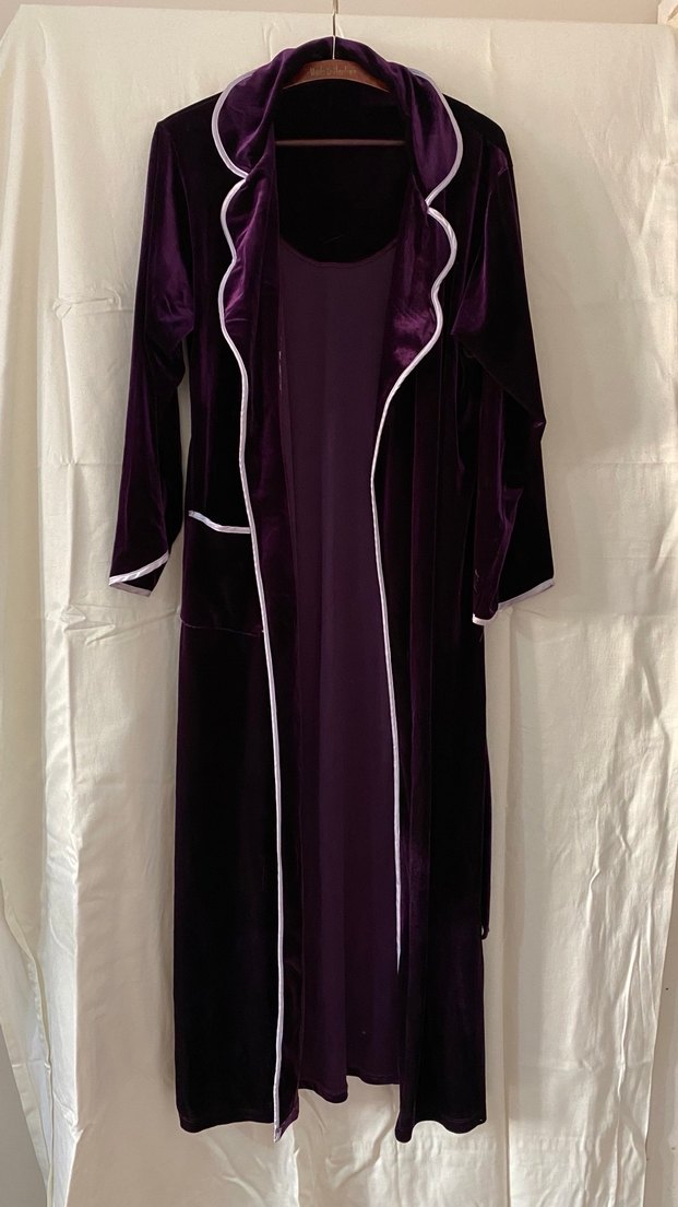 Uzun Mor Gotik Kadın Sabahlık - Görsel 2