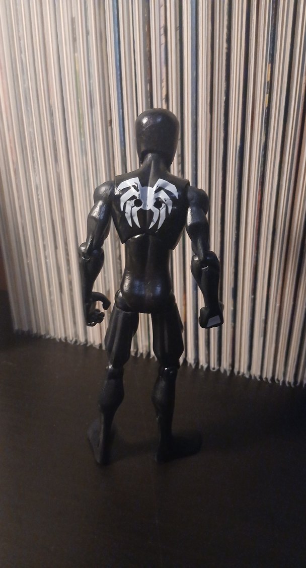 Spectecular spider-man black suit figür - Görsel 2