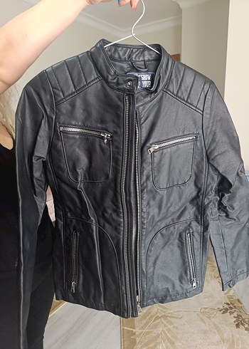 Erkek çocuk siyah deri ceket LC Waikiki Rock Punk Rozeti - Görsel 4