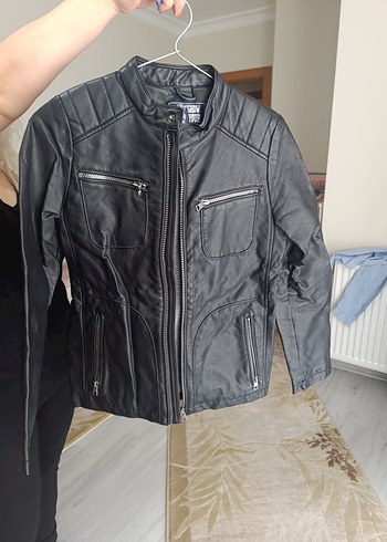 Erkek çocuk siyah deri ceket LC Waikiki Rock Punk Rozeti - Görsel 3