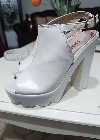 Beyaz Platform Topuklu Kadın Ayakkabı - Görsel 4