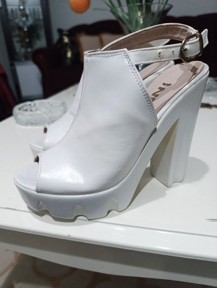 Beyaz Platform Topuklu Kadın Ayakkabı - Görsel 4