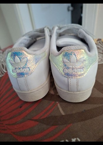 ADİDAS SÜPERSTAR 34 NO Kız Çocuk Beyaz Cırt Cırtlı Spor Ayakkabı - Görsel 3