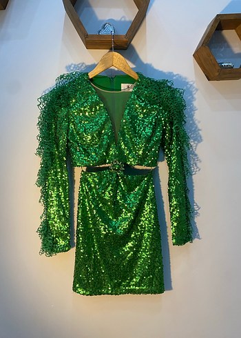 Parlak Yeşil Pul İşlemeli Uzun Abiye Elbise - Görsel 2