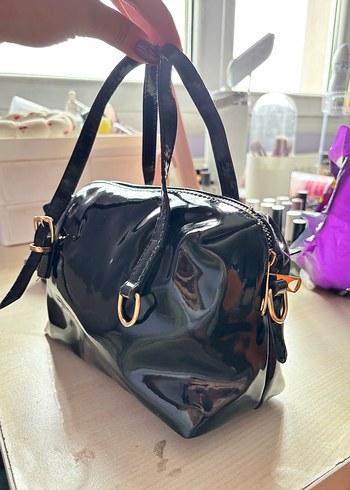 Parlak Siyah Deri Kadın Çanta - Görsel 2