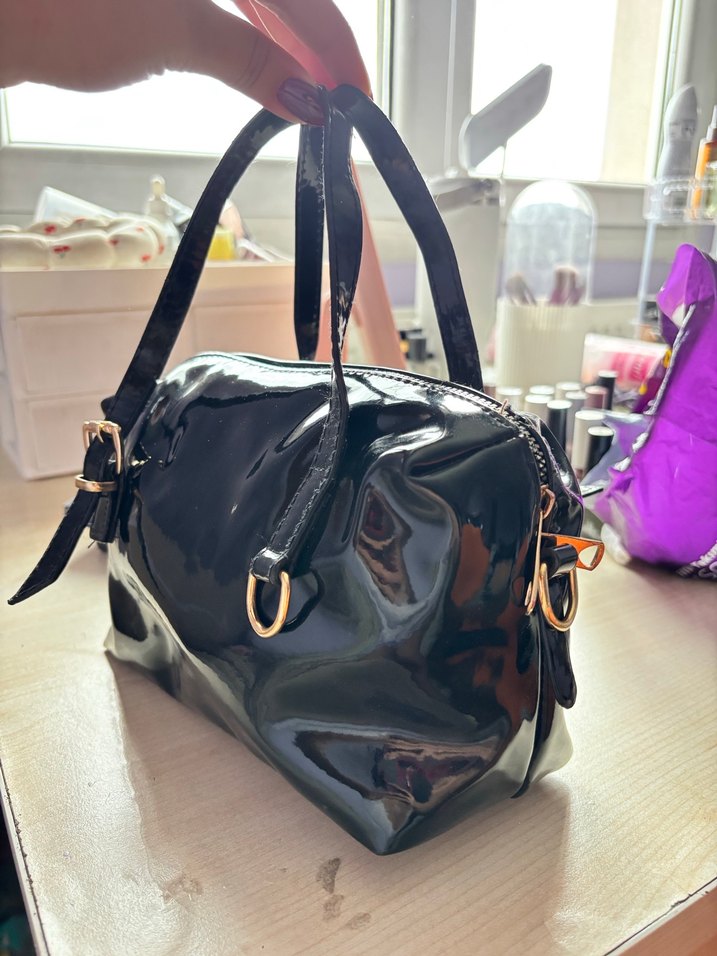 Parlak Siyah Deri Kadın Çanta - Görsel 2