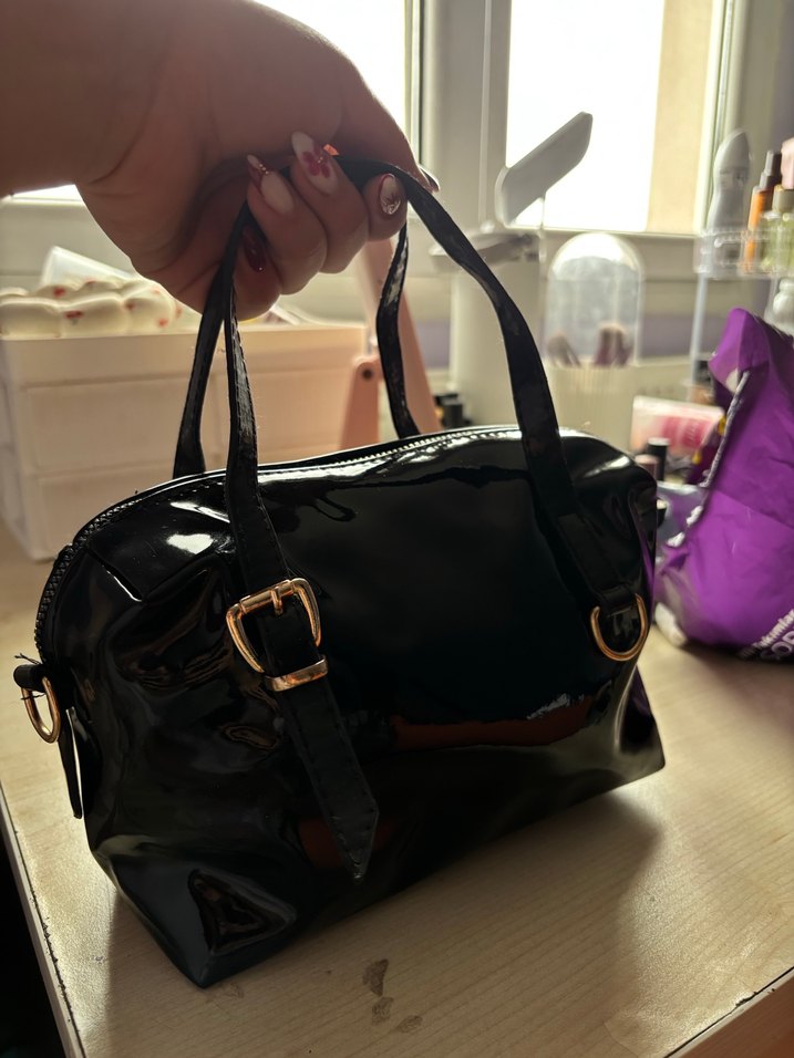 Parlak Siyah Deri Kadın Çanta - Görsel 3
