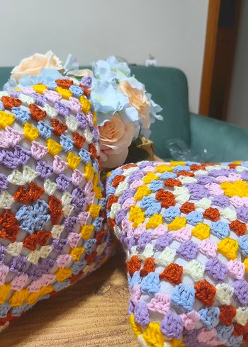 Renkli Nakışlı Dekoratif Yastık - Görsel 4