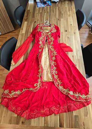 Uzun Kollu Kırmızı Nakışlı Hint Kına Elbisesi Takımı - Görsel 7