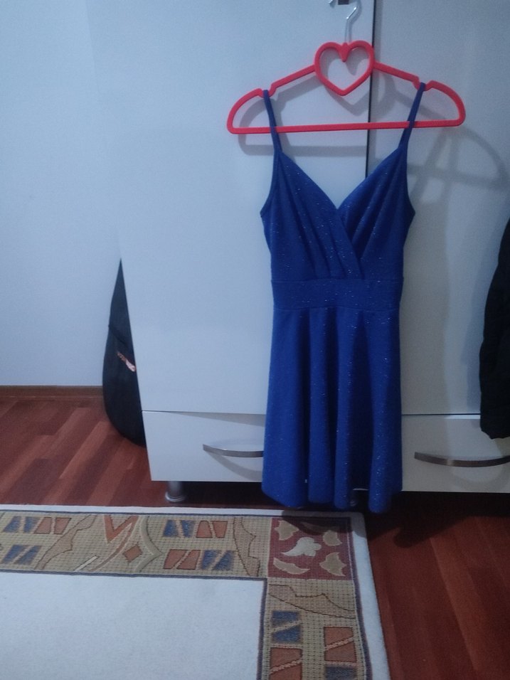 Parlak Mini V Yaka Kolsuz Kadın Elbise - Görsel 5