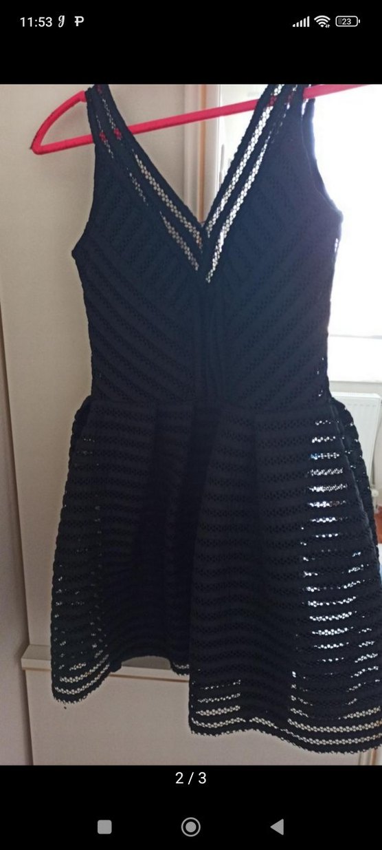 V Yakalı Siyah Pliseli Triko Elbise - Görsel 2