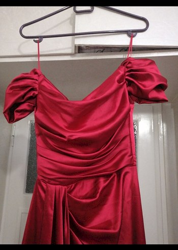 Uzun Kırmızı Drapeli Straplez Abiye Elbise - Görsel 2