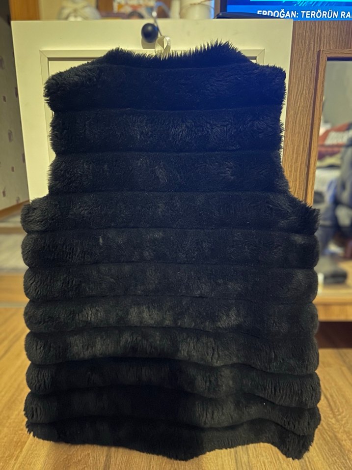 Siyah Kürklü Uzun Kadın Yelek - Görsel 2