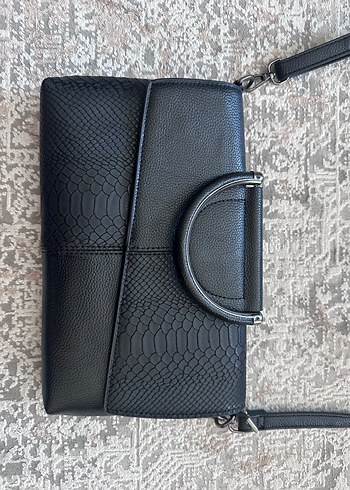 Siyah Yılan Desenli Deri Kadın Çanta - Görsel 4