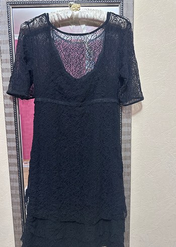 Siyah Dantelli V Yaka Uzun Elbise - Görsel 2