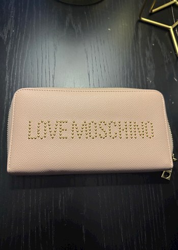 Love Moschino