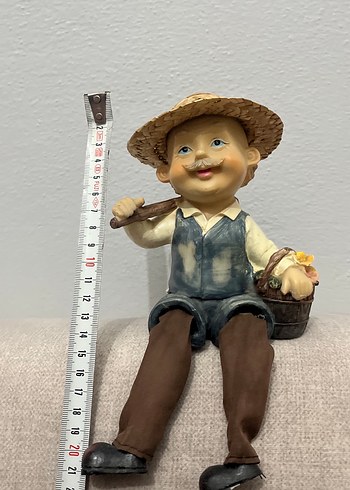 Hasır şapkalı çocuk figürü - Görsel 3