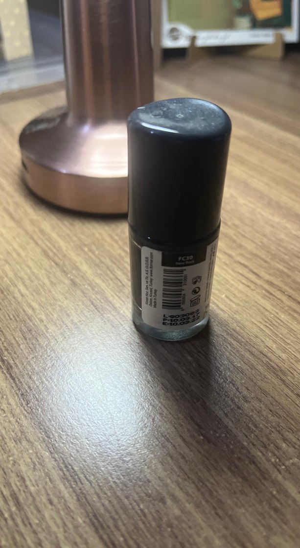 Flormar Parlak Siyah Oje - Görsel 2