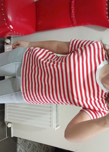 Kırmızı Beyaz Çizgili Kısa Kollu Tişört - Görsel 2