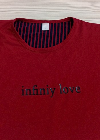 Kırmızı Baskılı Kadın Tişörtü - Görsel 2