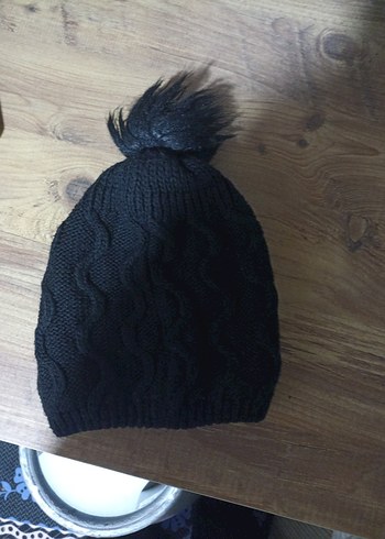 Kadın Siyah Örgü Ponponlu Bere - Görsel 2