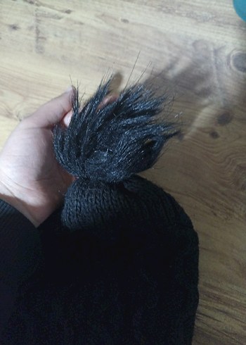 Kadın Siyah Örgü Ponponlu Bere - Görsel 3