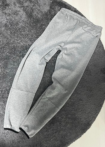 Gri Peluş Detaylı Eşofman - Görsel 2