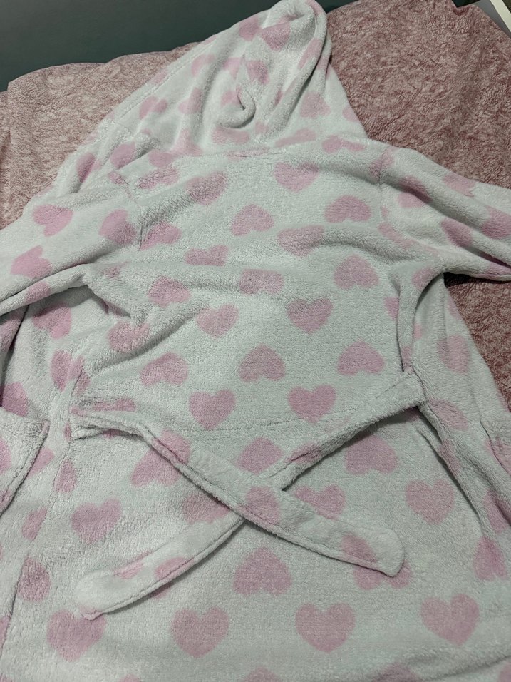 Kız Çocuk Kapüşonlu Pembe Kalp Desenli Bornoz - Görsel 2