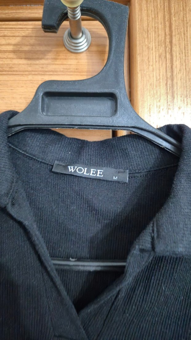 V Yaka Düğmeli Siyah Kadın Crop - Görsel 2