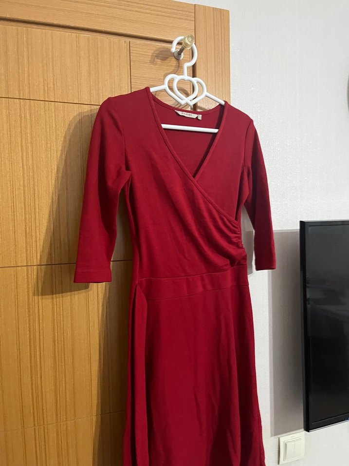 Kırmızı V Yaka Midi Triko Elbise - Görsel 4