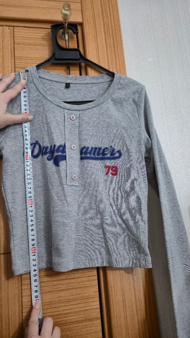 Düğmeli Gri Kadın CropBody - Görsel 3