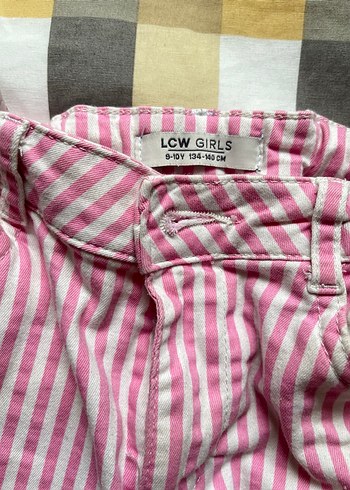 Kızlar için Pembe Çizgili Düğmeli Şort - Görsel 3